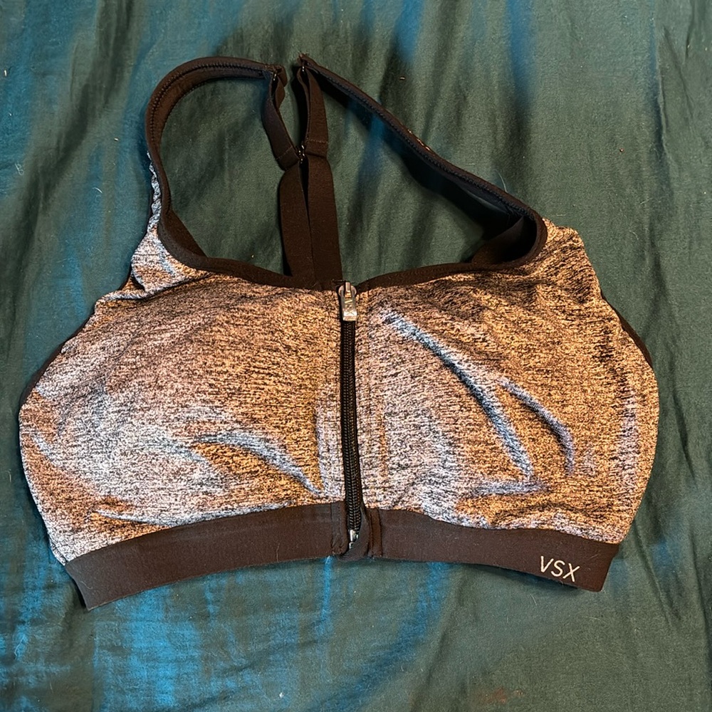 Victoria’s Secret sports bra in 32C.